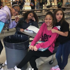 Meet your Posher, Sekai